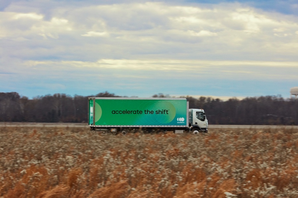 Empresas de autotransporte suman esfuerzos en electromovilidad