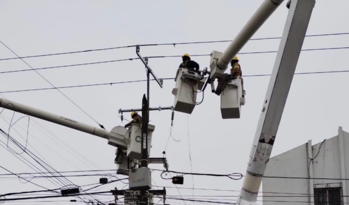 Restablece CFE suministro eléctrico a usuarios afectados en NL