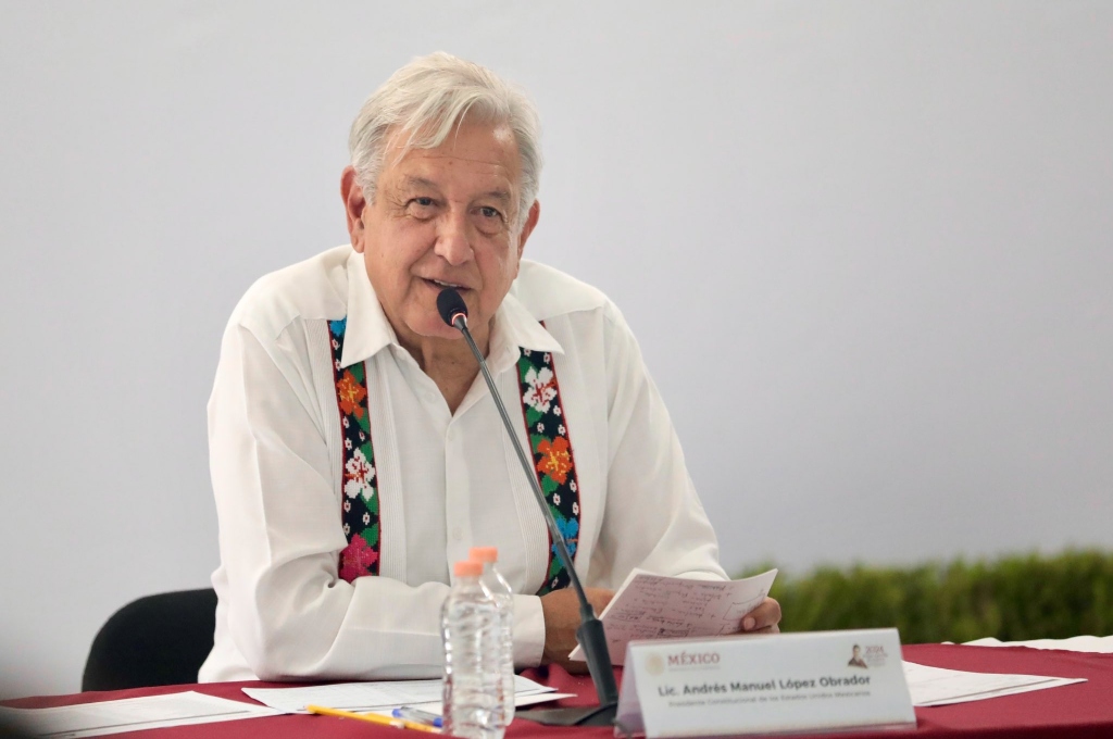 Amlo pide continuidad en estrategia energética para próxima administración