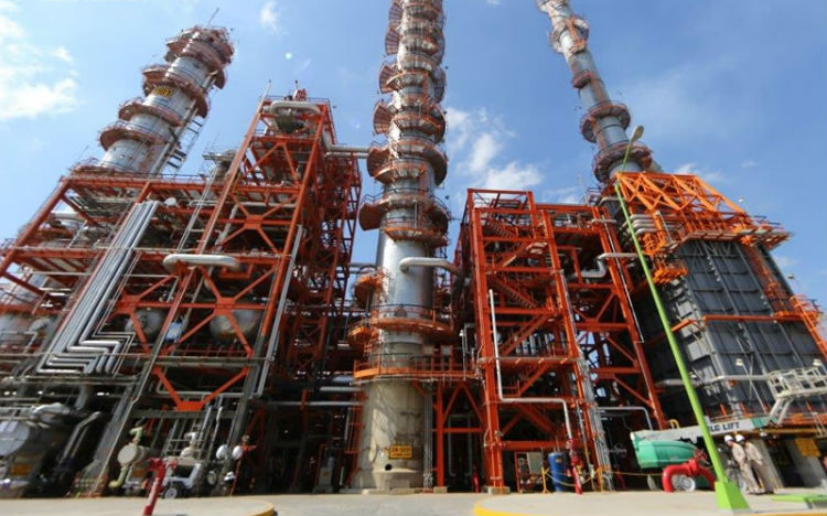 Refinerías de Pemex cierran mayo con caída histórica en producción