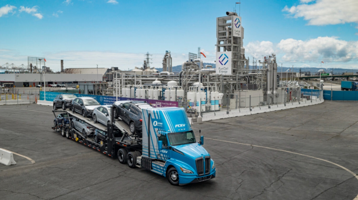 Celebra Toyota y FuelCell Energy lanzamiento de Tri-gen en California